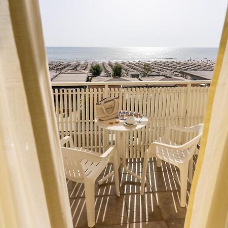Hotel Byron Μιλάνο Μαριτίμα Εξωτερικό φωτογραφία