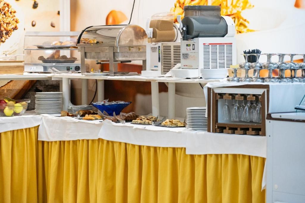 Hotel Byron Μιλάνο Μαριτίμα Εξωτερικό φωτογραφία