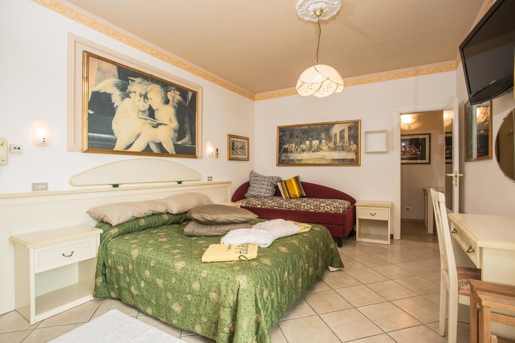 Hotel Byron Μιλάνο Μαριτίμα Εξωτερικό φωτογραφία
