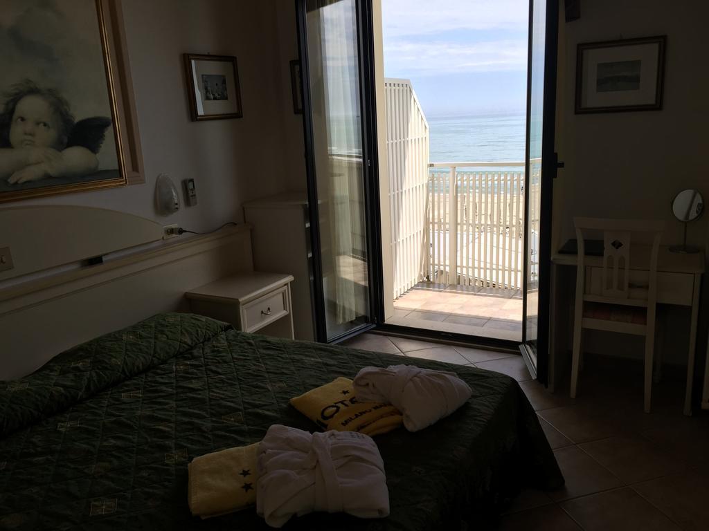 Hotel Byron Μιλάνο Μαριτίμα Εξωτερικό φωτογραφία