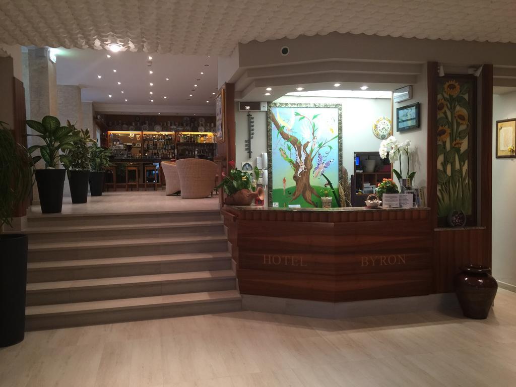 Hotel Byron Μιλάνο Μαριτίμα Εξωτερικό φωτογραφία