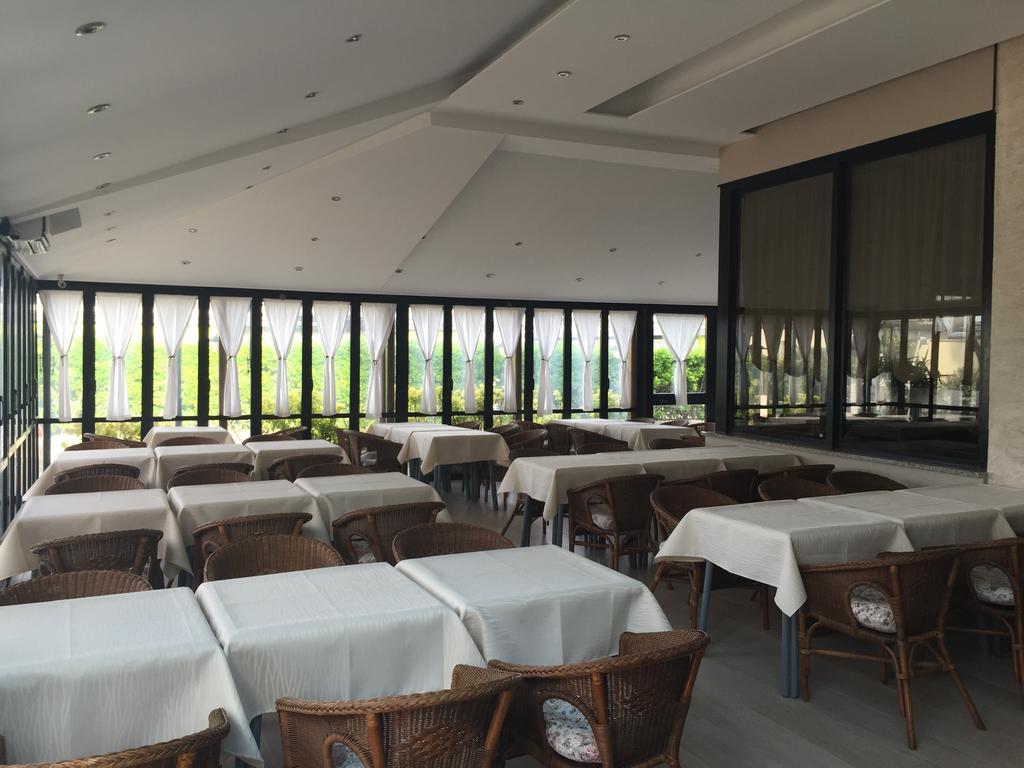Hotel Byron Μιλάνο Μαριτίμα Εξωτερικό φωτογραφία