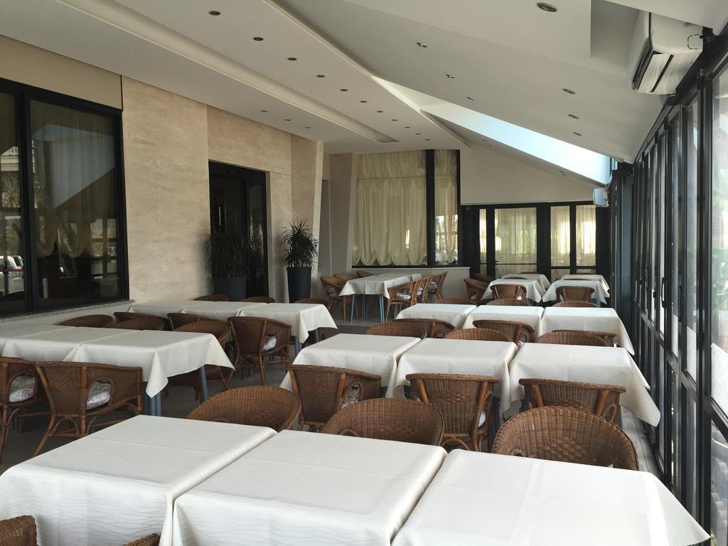 Hotel Byron Μιλάνο Μαριτίμα Εξωτερικό φωτογραφία
