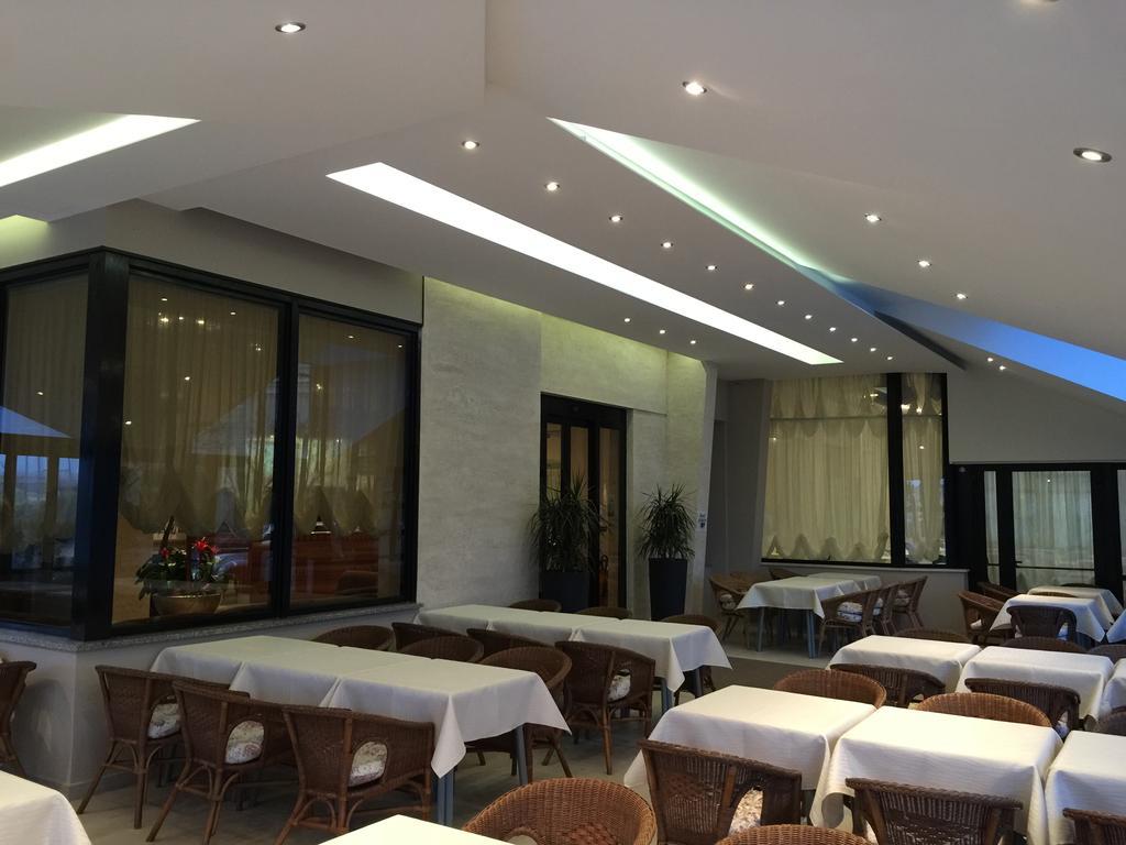 Hotel Byron Μιλάνο Μαριτίμα Εξωτερικό φωτογραφία