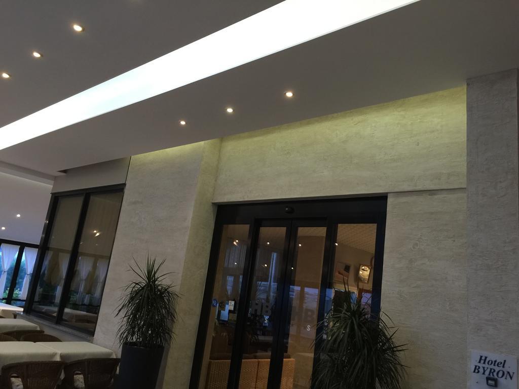 Hotel Byron Μιλάνο Μαριτίμα Εξωτερικό φωτογραφία