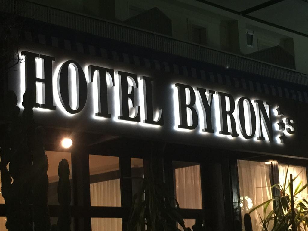 Hotel Byron Μιλάνο Μαριτίμα Εξωτερικό φωτογραφία