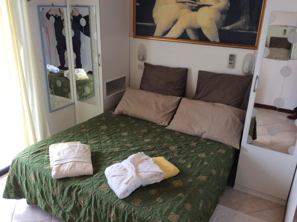 Hotel Byron Μιλάνο Μαριτίμα Εξωτερικό φωτογραφία